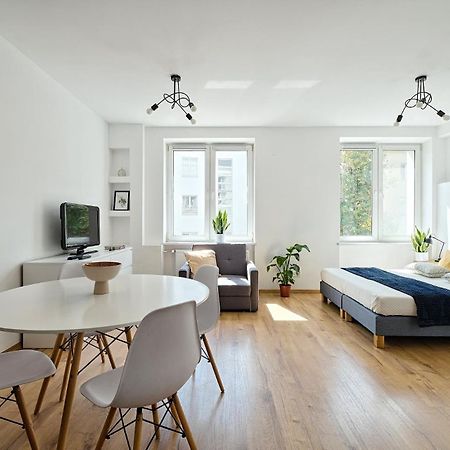 Urbannestgroup - Angorska Przy Stadionie Narodowym Warschau Buitenkant foto